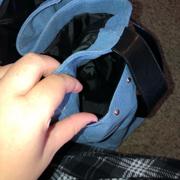 Tote - Picture 3 of 4